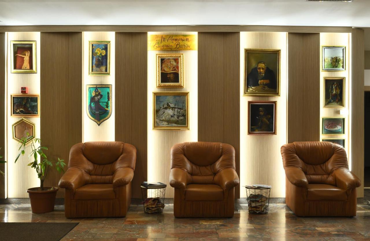 Hotel Select Tulcsa Kültér fotó