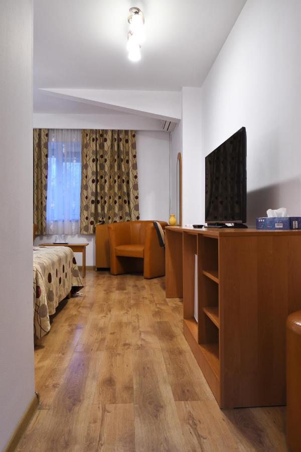 Hotel Select Tulcsa Kültér fotó