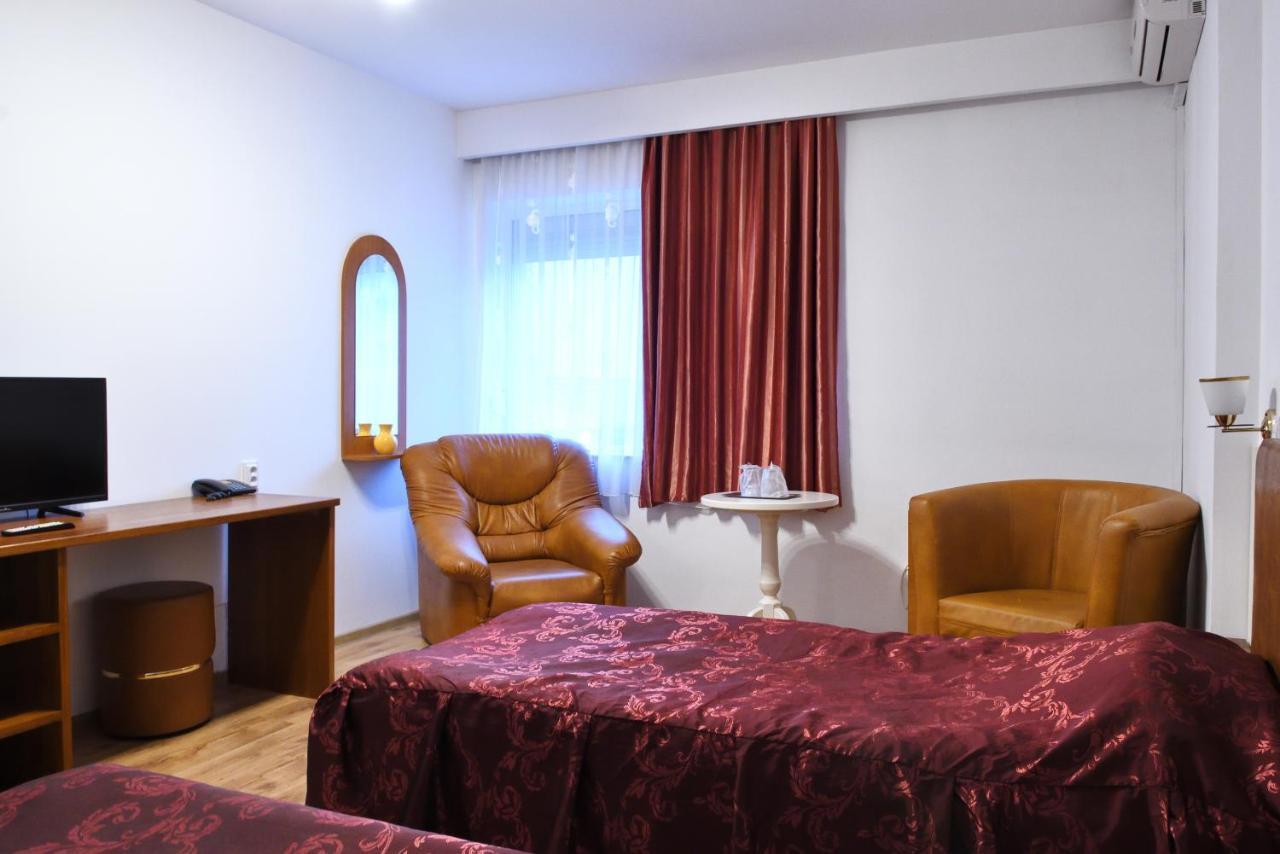 Hotel Select Tulcsa Kültér fotó
