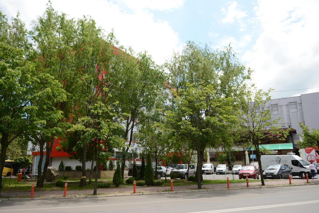 Hotel Select Tulcsa Kültér fotó