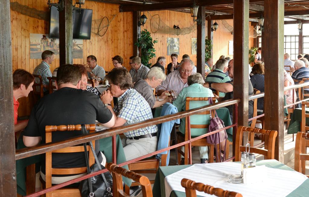 Hotel Select Tulcsa Kültér fotó
