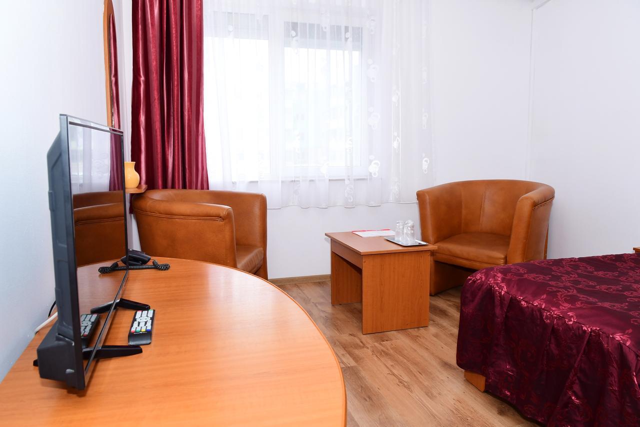 Hotel Select Tulcsa Kültér fotó