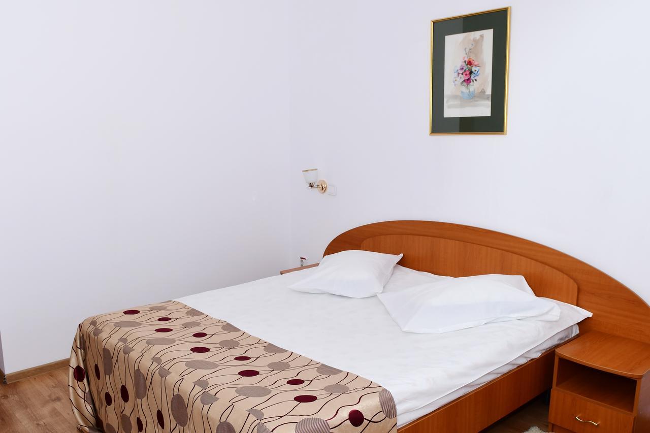Hotel Select Tulcsa Kültér fotó